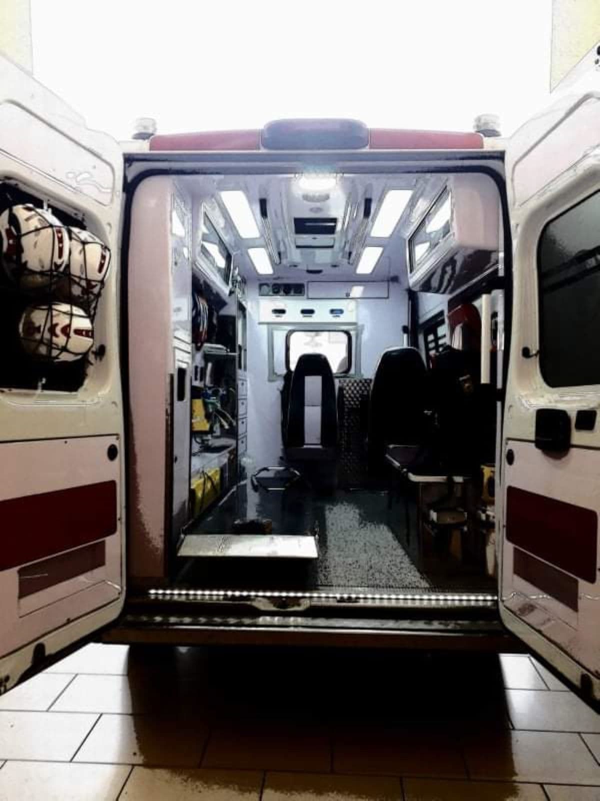 Angera, incidente in piazza Cavour