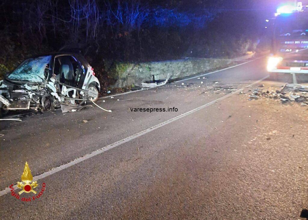 Brusimpiano, auto fuori strada