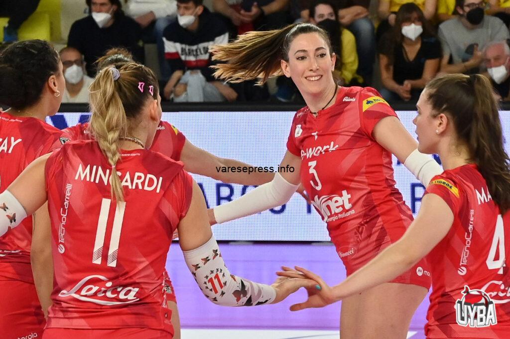 I play off cominciano in salita per le farfalle