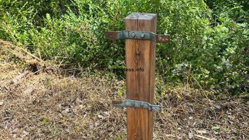 Rubate decine di traverse della staccionata lungo la ciclabile a Pallanzeno