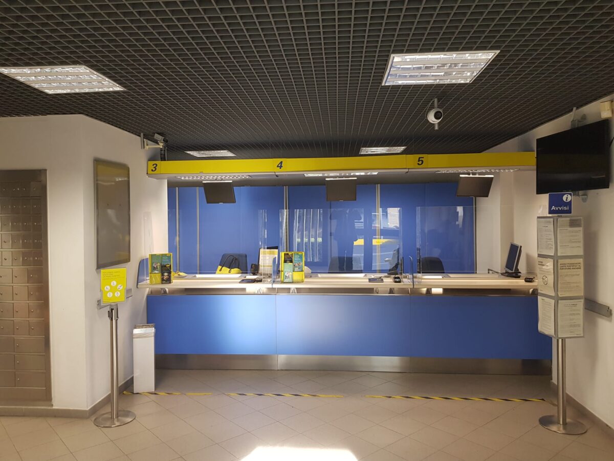 Samarate, riapre l'ufficio postale dopo l'installazione di lampade a led
