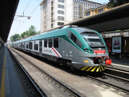 Polfer interviene sul treno Varese Nord - Milano Cadorna
