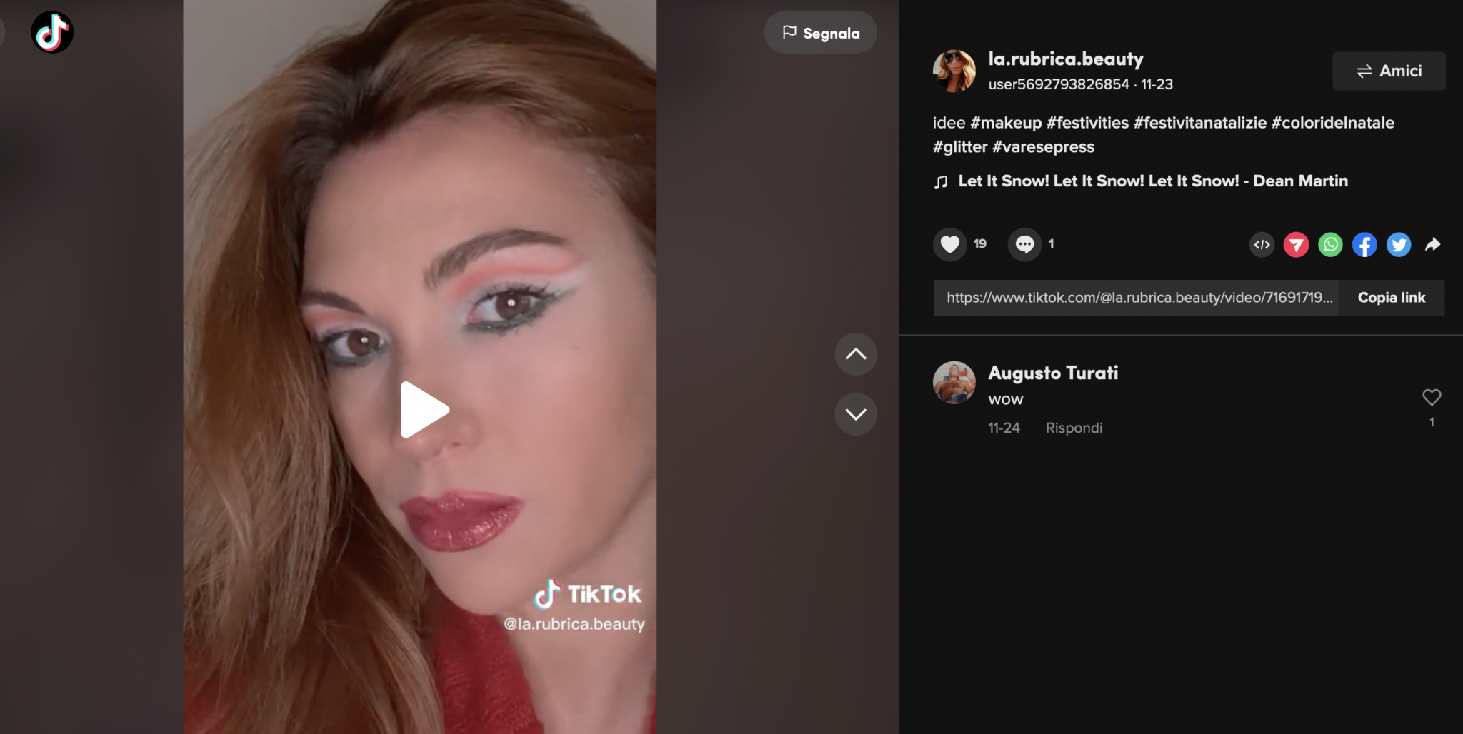 Mix tricolore e glitter come make up per il Natale Make up per Natale, mix tricolore e glitter