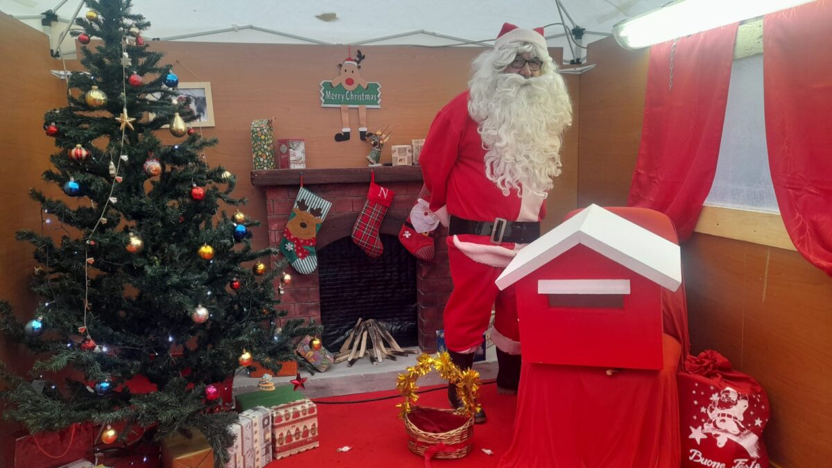 Fagnano Olona, arriva Natale. Foto della giornata nonostante il maltempo