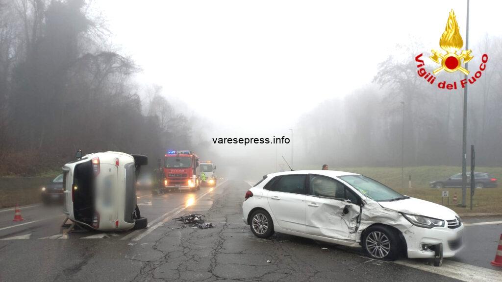 Incidente all’uscita dello svincolo della A26 a Paruzzaro