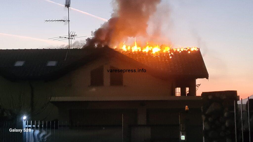 Incendi a Vergiate e Vedano Olona