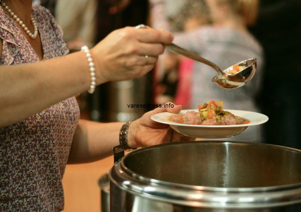  Milano Ristorazione, pollo crudo ai bambini?