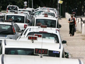 Taxi: sciopero di 14 ore martedì 21 maggio