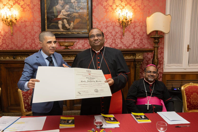Laurea Honoris causa di ISFOA in psicologia sociale al Cardinale Anthony Poola