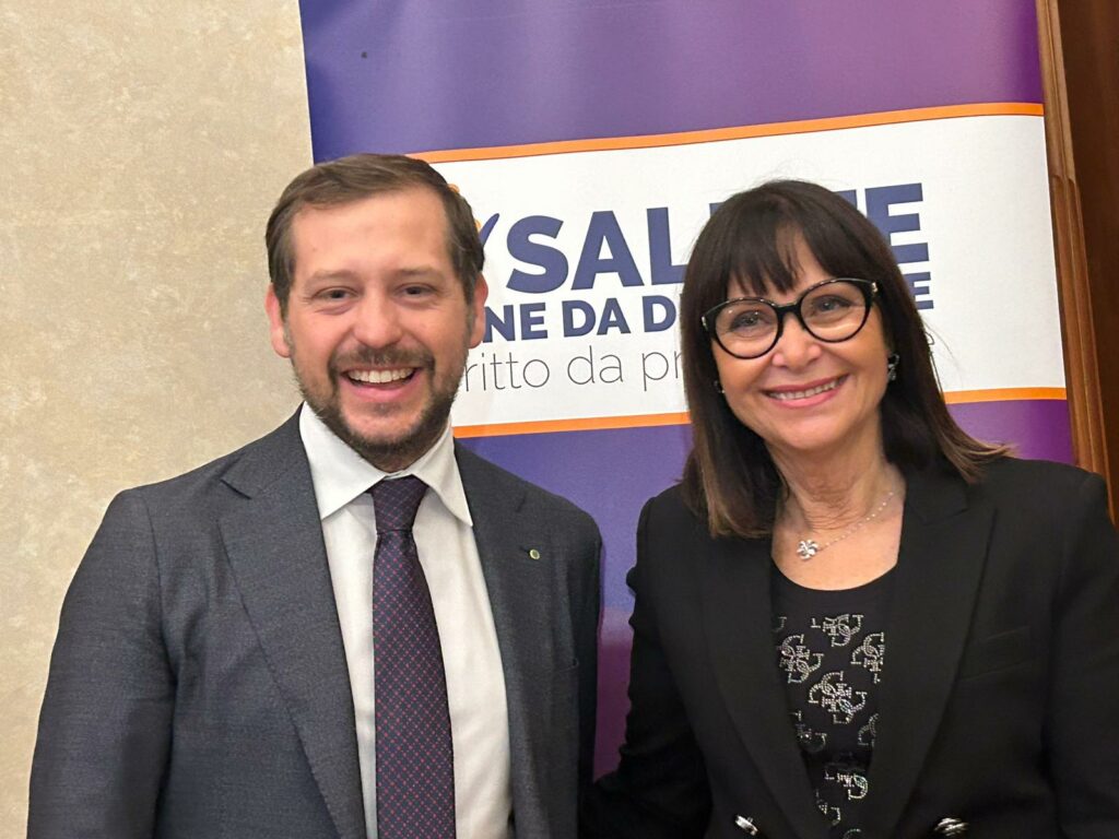 Emanuele Monti riceve il “Cancer Policy Award” Emanuele Monti riceve il "Cancer Policy Award"