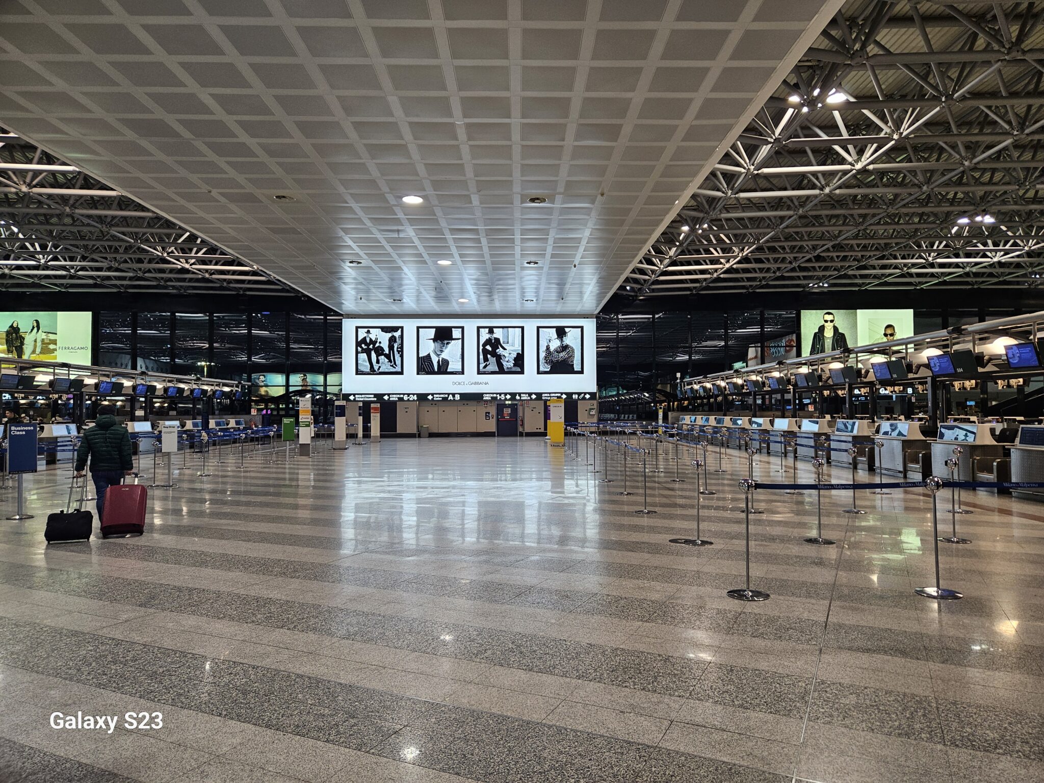 Malpensa, passeggera grave