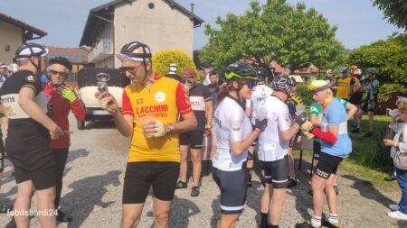 La ciclostorica ha fatto tappa alla 4 Exodus di Cascina Castellazzo, a Villadosia