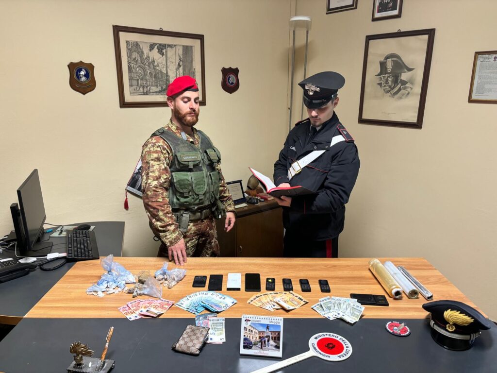 Tradate, Carabinieri: arrestato pusher straniero Tradate, Carabinieri: arrestato pusher straniero