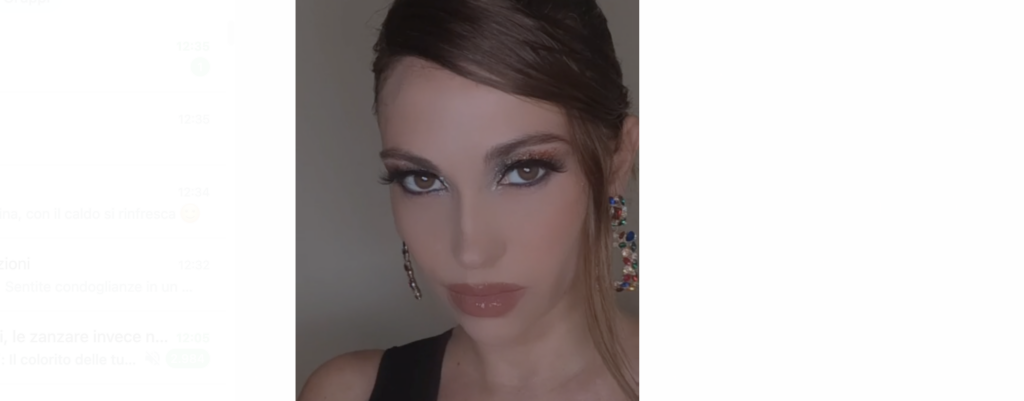 Make up, colorato tutto glitter per brillare nelle serate estive Make up colorato tutto glitter per brillare nelle serate estive