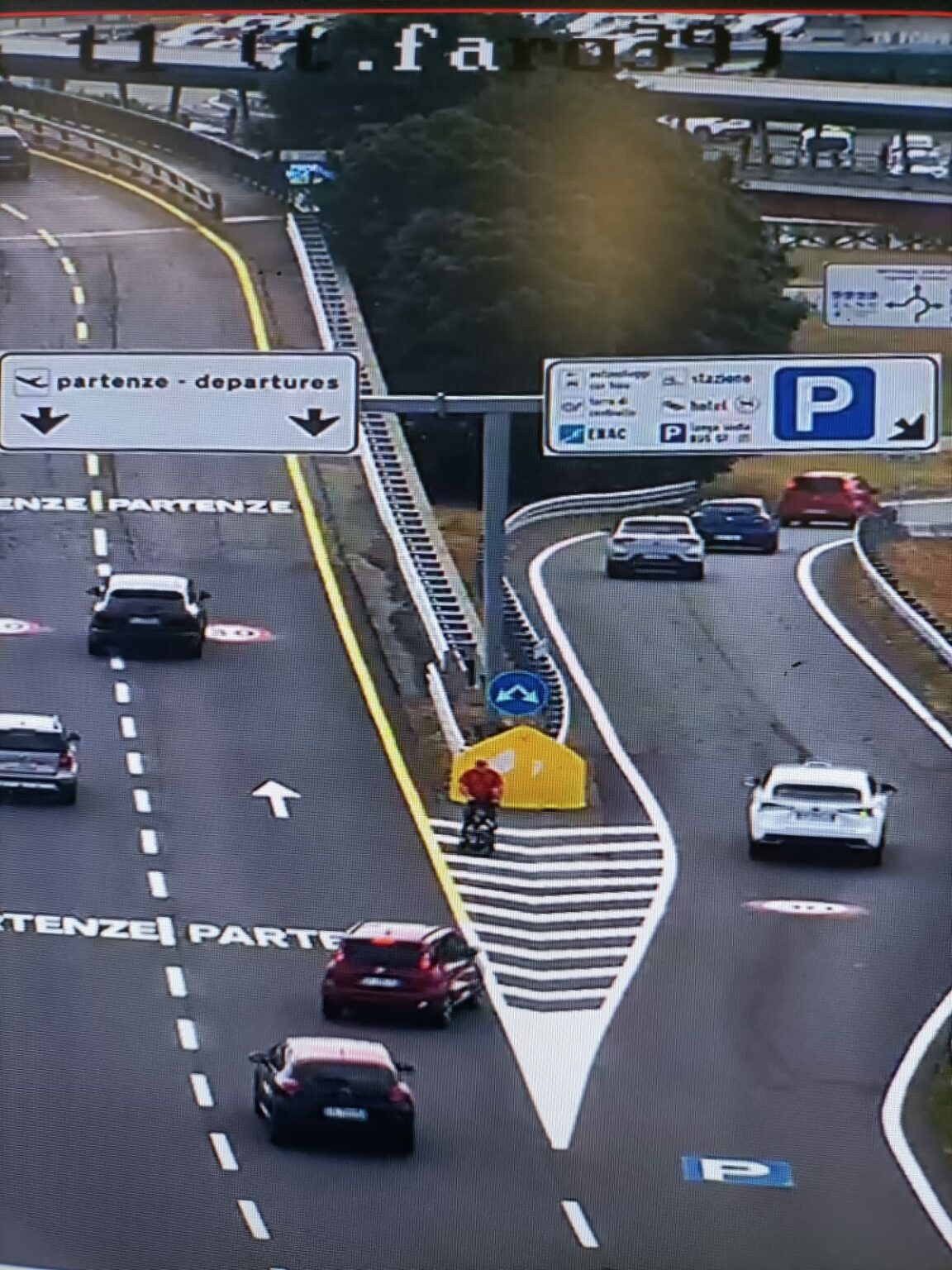 Malpensa, la sicurezza a dura prova da parcheggiatori anarchici