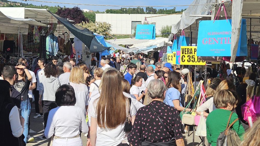 Legnano gli Ambulanti di Forte dei Marmi alla Festa dell’Uva