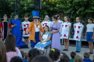 Bambini immersi nel mondo delle fiabe con L’Arcobaleno di Nichi