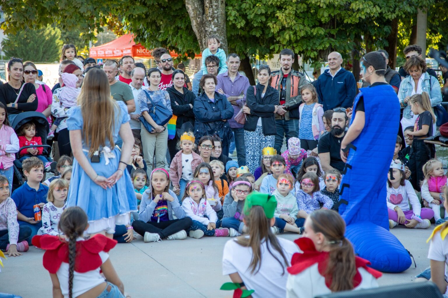 Bambini immersi nel mondo delle fiabe con L’Arcobaleno di Nichi