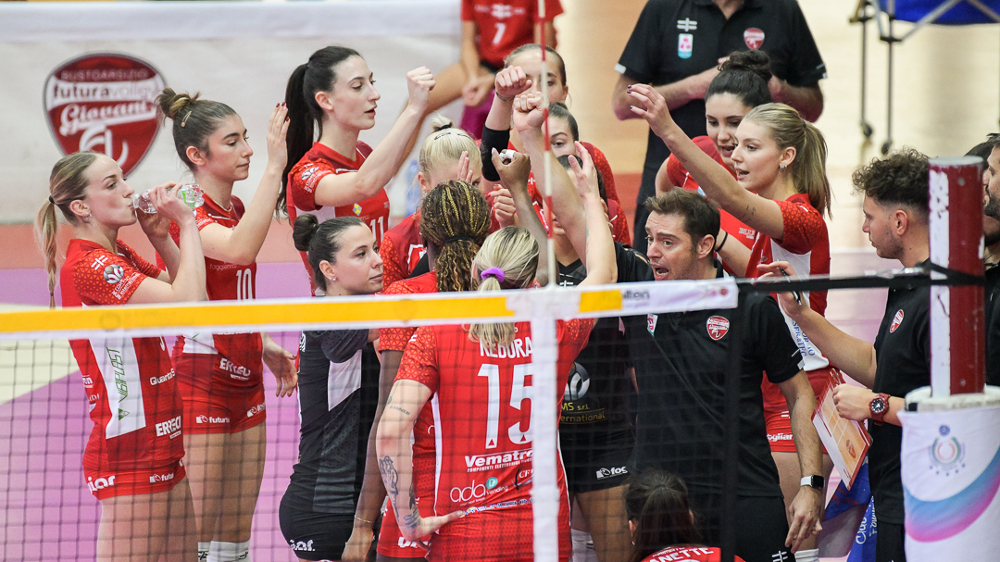 Esordio stagionale della Futura Volley Giovani al Palaborsani di Castellanza