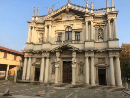 Saronno: furto al Santuario