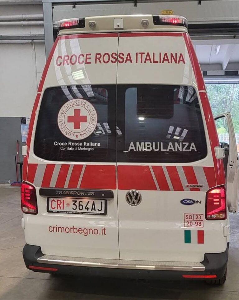 Castronno: incidente stradale