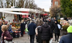 SESTO CALENDE MERCATO RITORNA IN CENTRO PAESE E SUL LUNGO FIUME