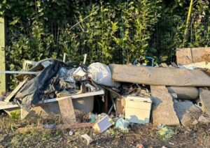Gaggiano: abbandono rifiuti, individuati i responsabili
