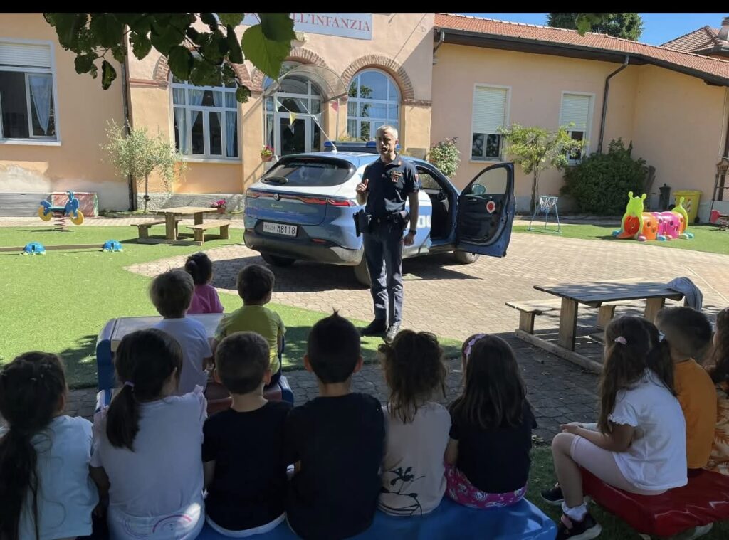 La Polizia di Stato ha incontrato i bambini dell'asilo di Mornago e Crugnola