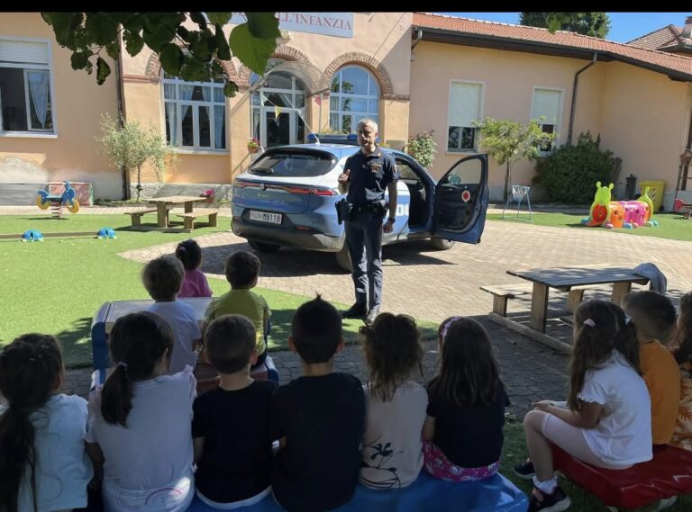 La Polizia di Stato ha incontrato i bambini dell'asilo di Mornago e Crugnola