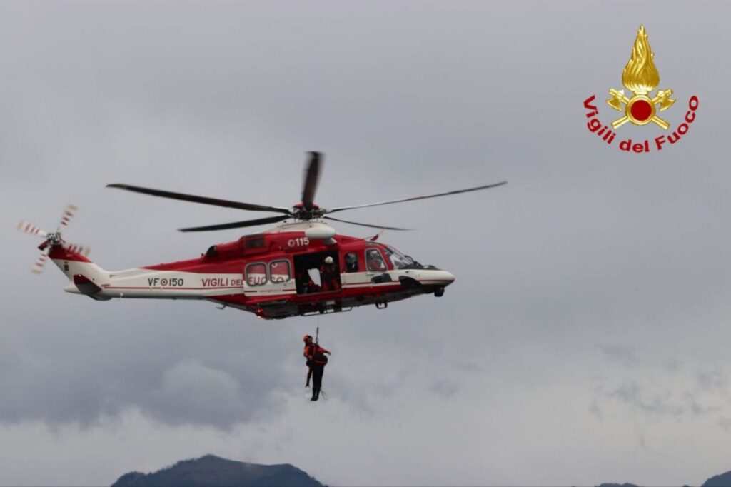 Porto Ceresio: esercitazione aeronavale congiunta