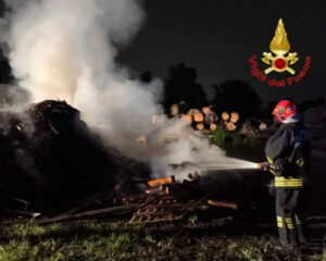 Tradate: incendio