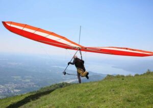 Nel cielo di Varese la sfida mondiale del volo libero