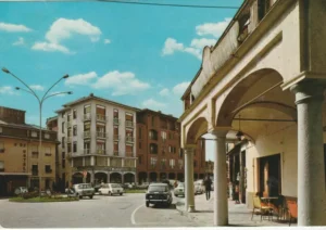 Piazza Garibaldi in una delle prime immagini a colori