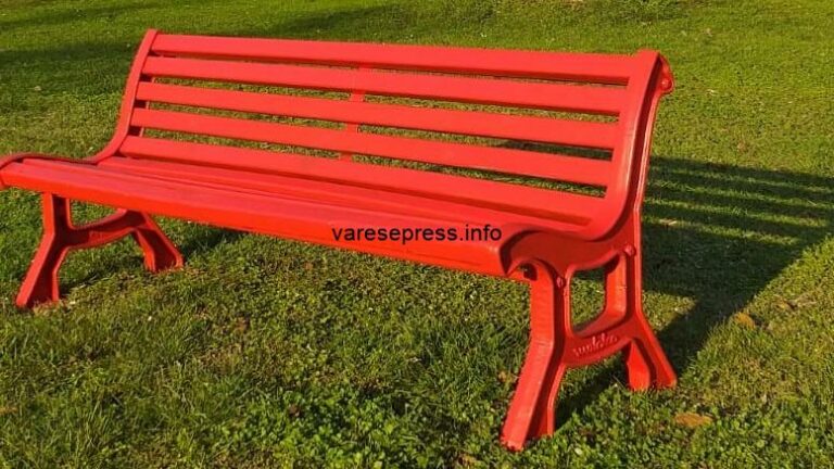 Corgeno: inaugurazione panchina rossa
