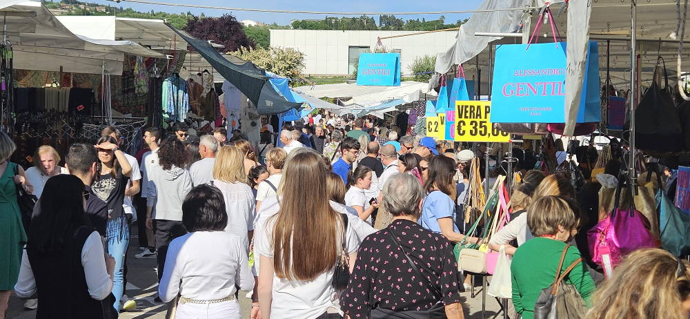 Domenica 22 giugno gli Ambulanti di Forte dei Marmi® per la prima volta ad Arona