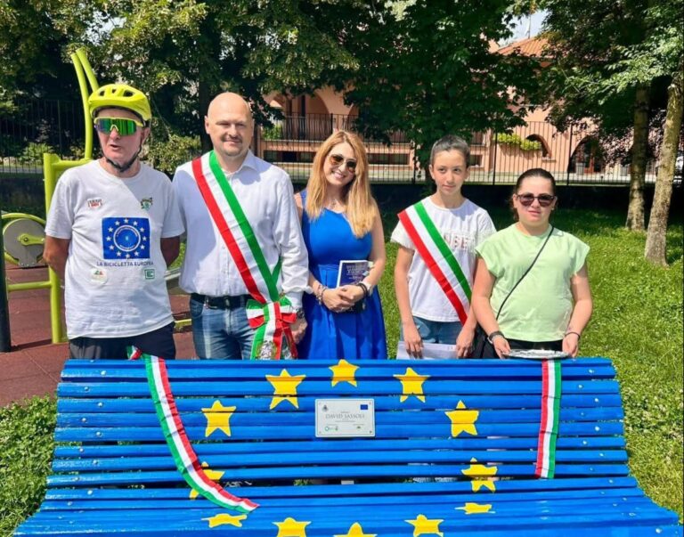 Vergiate: inaugurata la panchina Europea