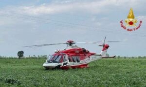 Laveno, incendio impegnativo, arivano i VF valtellina