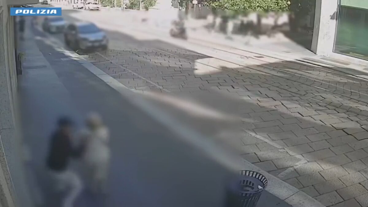 Milano, rapina collana