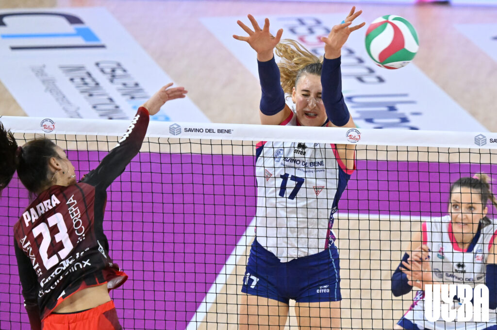 Al Pala BigMat di Firenze ha vinto Scandicci per 3 a 1 con Eurotek Laica UYBA. Al Pala BigMat di Firenze ha vinto Scandicci per 3 a 1 con Eurotek Laica UYBA.