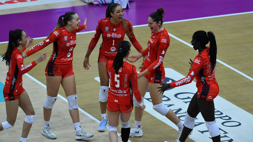 Straordinaria partita della UYBA al Palaverde di Villorba Straordinaria partita della UYBA al Palaverde di Villorba