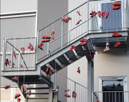 Scarpe Rosse a Scuola