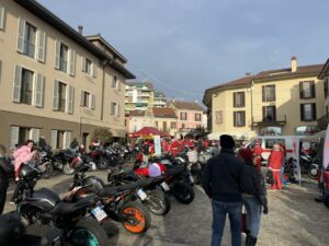 “Due Ruote per Natale” - un successo che scalda Sesto Calende