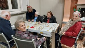 Il 2026 inizia in allegria a Casa Serena con i volontari del Circolo Poetico Culturale L'Alba