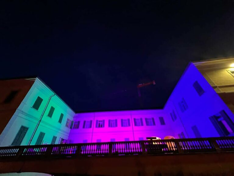 Il Palazzo Comunale con il Tricolore