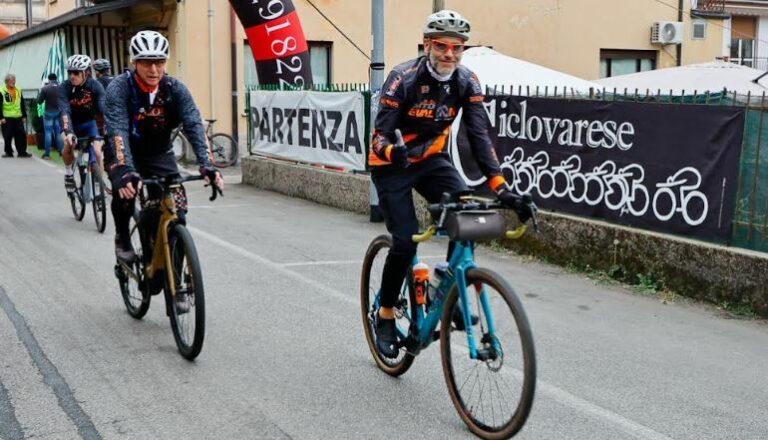 Ciclismo nel centro di Varese con il Gran Premio Varese Sport Varese