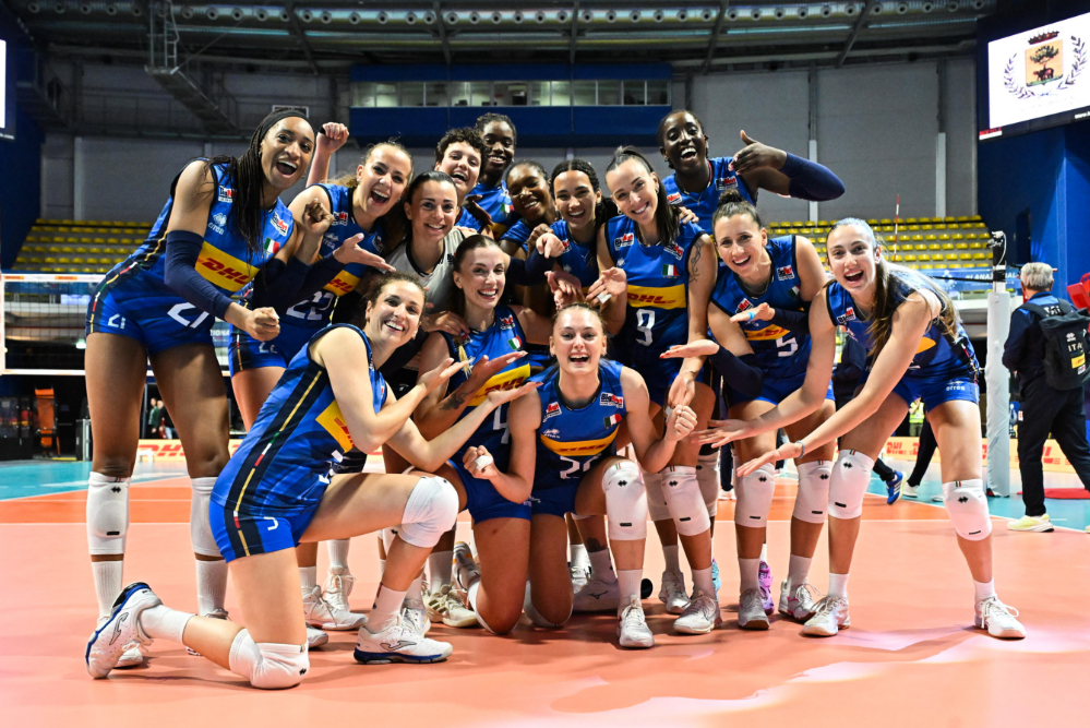 Italia Francia 3 a 0: esordio vincente delle azzurre di Velasco Italia Francia 3 a 0: esordio vincente delle azzurre di Velasco