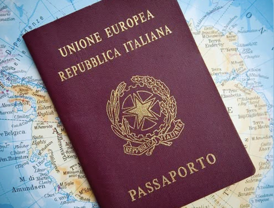 Passaporto, vacanze, viaggio all’estero, verificare i documenti