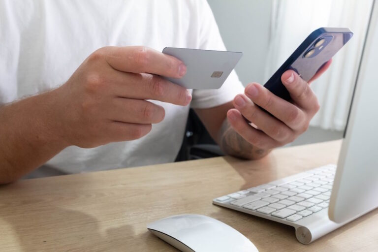 L’intelligenza artificiale comprerà oggetti al posto nostro? Visa ci scommette su Visa