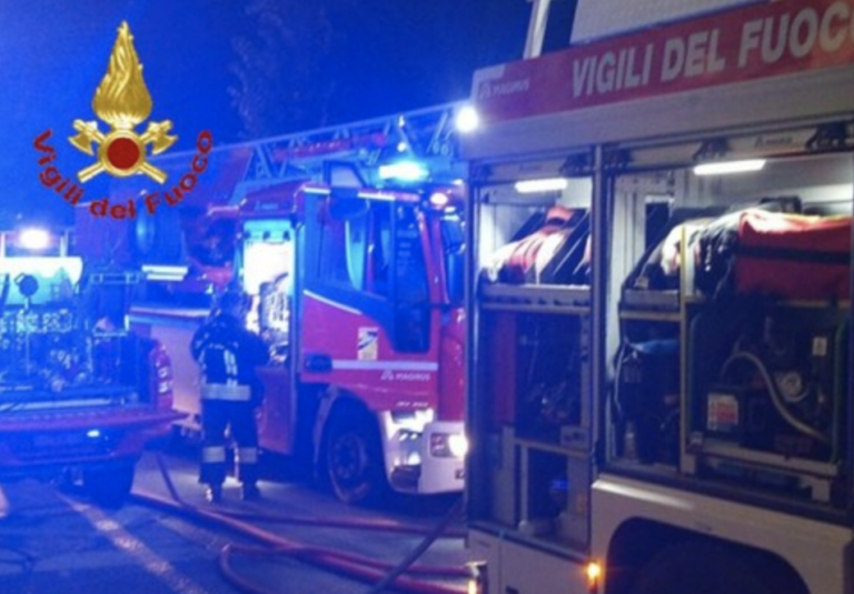 Busto Arsizio, incendio in una palazzina