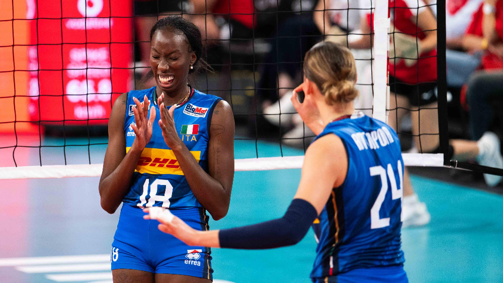 Uragano azzurro: Polonia travolta, ora la Turchia per l'oro europeo